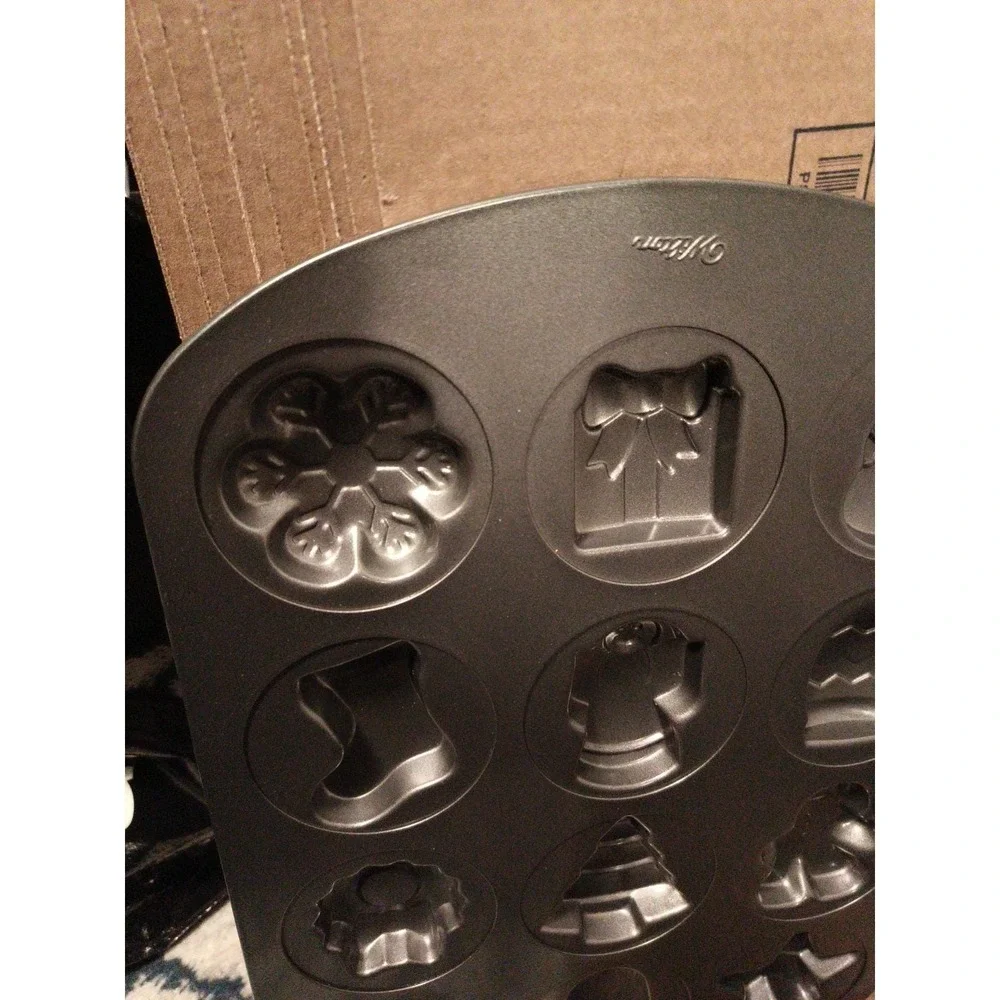 Wilton Christmas Cookie Candy Mold Pan 12 Designs Tree Wreath Angel Bell Snowman
